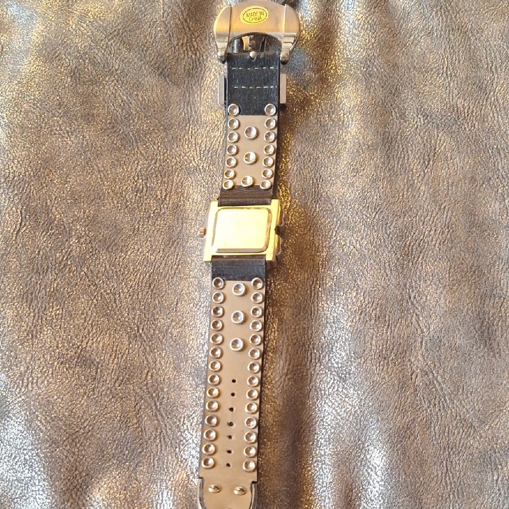 Source Unknown Black and Silver Women's Watch - Picture 8 of 11